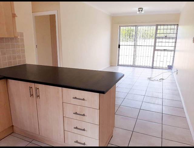 2 BEDROOM TOWNHOUSE RENTED IN WALMER HEIGHTS